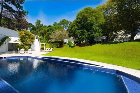 Casa à venda com 759m², 4 quartos e 10 vagas
