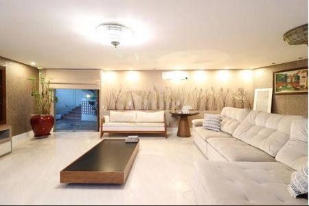 Casa à venda com 4 quartos, 759m² em Chácara Flora, São Paulo