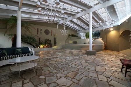 Casa à venda com 759m², 4 quartos e 10 vagas