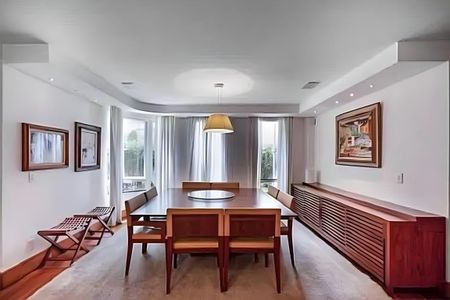 Casa à venda com 4 quartos, 423m² em Jardim Europa, São Paulo