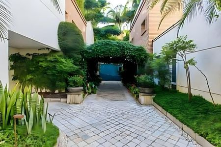 Casa à venda com 423m², 4 quartos e 6 vagas