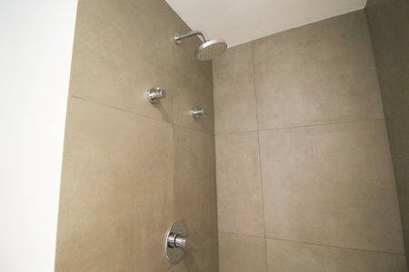 Banheiro de kitnet/studio para alugar com 1 quarto, 26m² em Indianópolis, São Paulo