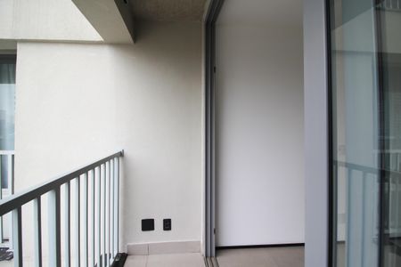 Varanda de kitnet/studio para alugar com 1 quarto, 26m² em Indianópolis, São Paulo