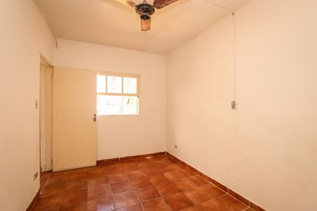 Casa à venda com 236m², 5 quartos e 3 vagas Casa à venda com 236m², 5 quartos e 3 vagasQuarto da Casa 2