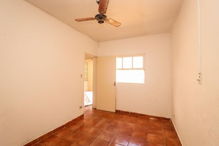 Casa à venda com 236m², 5 quartos e 3 vagas Casa à venda com 236m², 5 quartos e 3 vagasQuarto da Casa 2