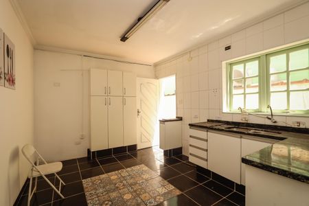 Casa à venda com 236m², 5 quartos e 3 vagas Casa à venda com 236m², 5 quartos e 3 vagasCozinha