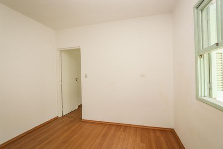 Casa à venda com 236m², 5 quartos e 3 vagas Casa à venda com 236m², 5 quartos e 3 vagasQuarto 4