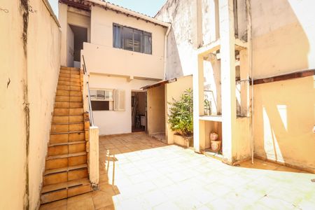 Casa à venda com 236m², 5 quartos e 3 vagas Casa à venda com 236m², 5 quartos e 3 vagasQuintal
