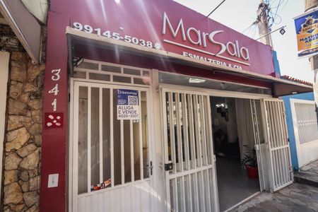 Casa à venda com 236m², 5 quartos e 3 vagas Casa à venda com 236m², 5 quartos e 3 vagasPlaca