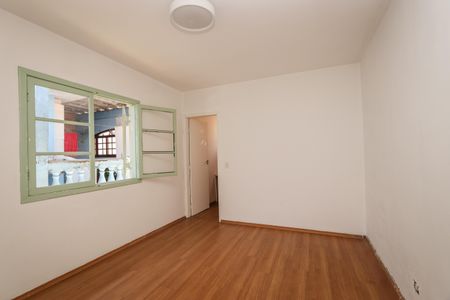 Casa à venda com 236m², 5 quartos e 3 vagas Casa à venda com 236m², 5 quartos e 3 vagasSuíte