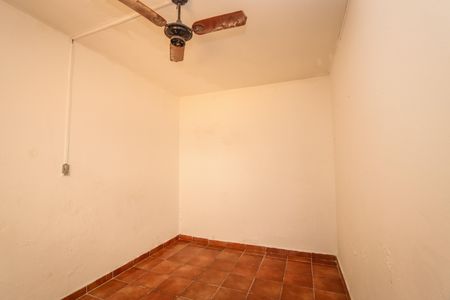 Casa à venda com 236m², 5 quartos e 3 vagas Casa à venda com 236m², 5 quartos e 3 vagasQuarto da Casa 2