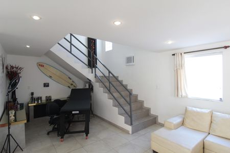 Sala de casa à venda com 4 quartos, 390m² em Braúnas, Belo Horizonte