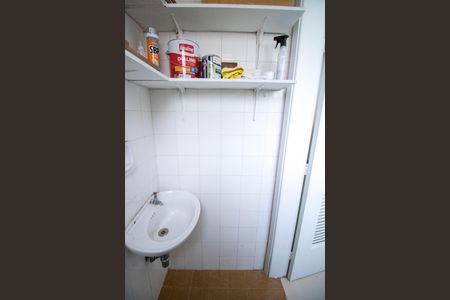 Apartamento à venda com 43m², 1 quarto e 1 vaga Apartamento à venda com 43m², 1 quarto e 1 vagaBanheiro de Serviço