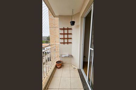 Sacada Sala de apartamento à venda com 2 quartos, 60m² em Jardim Sabara, São Paulo