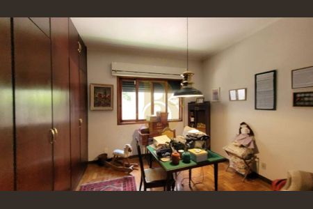 Casa à venda com 170m², 4 quartos e 2 vagas