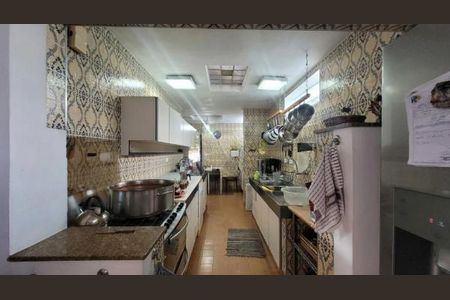 Casa à venda com 170m², 4 quartos e 2 vagas