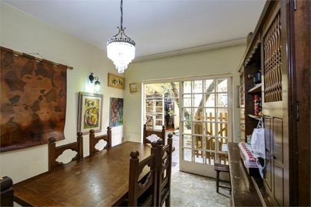 Casa à venda com 4 quartos, 249m² em Santo Amaro, São Paulo