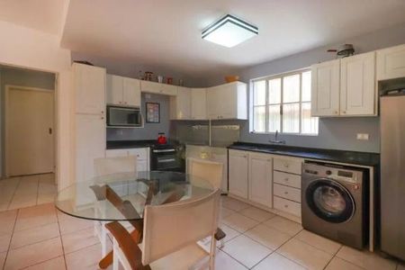 Casa à venda com 4 quartos, 277m² em Jardim Marajoara, São Paulo