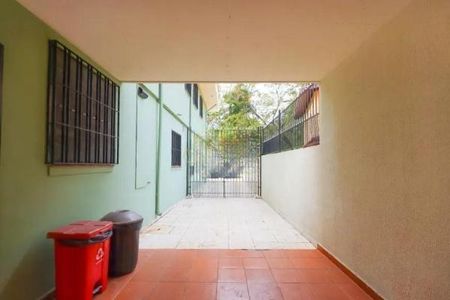 Casa à venda com 4 quartos, 277m² em Jardim Marajoara, São Paulo