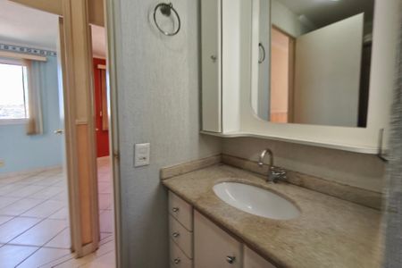 Apartamento à venda com 58m², 3 quartos e 1 vaga Apartamento à venda com 58m², 3 quartos e 1 vagaBanheiro Social