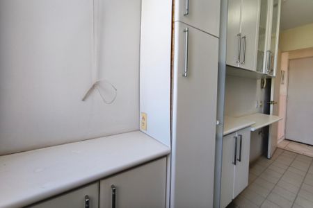 Apartamento à venda com 58m², 3 quartos e 1 vaga Apartamento à venda com 58m², 3 quartos e 1 vagaÁrea de Serviço