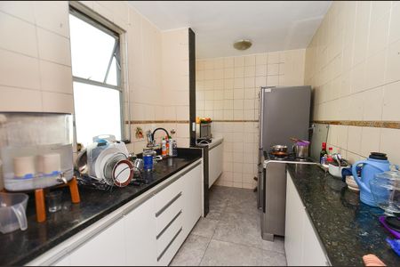 Apartamento à venda com 136m², 4 quartos e 2 vagas Apartamento à venda com 136m², 4 quartos e 2 vagasCozinha