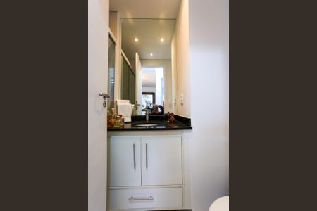 Apartamento à venda com 64m², 2 quartos e 1 vaga Apartamento à venda com 64m², 2 quartos e 1 vagaBanheiro Social