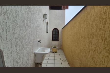 Casa à venda com 245m², 3 quartos e 4 vagas Casa à venda com 245m², 3 quartos e 4 vagasÁrea de Serviço