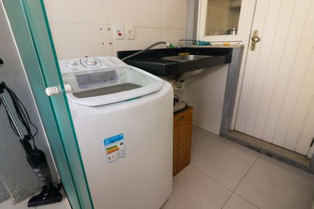 Casa à venda com 192m², 3 quartos e 2 vagasÁrea de Serviço