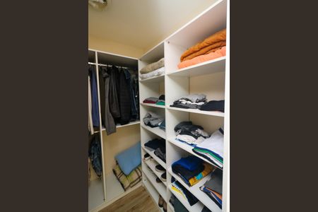 Casa à venda com 192m², 3 quartos e 2 vagasCloset da suíte