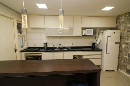 Casa à venda com 192m², 3 quartos e 2 vagasCozinha