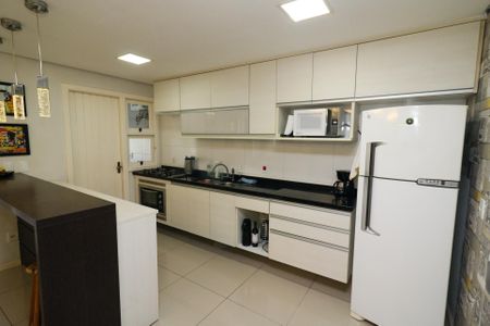 Casa à venda com 192m², 3 quartos e 2 vagasCozinha