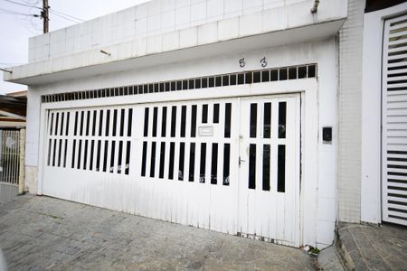 Casa à venda com 248m², 3 quartos e 2 vagasFachada