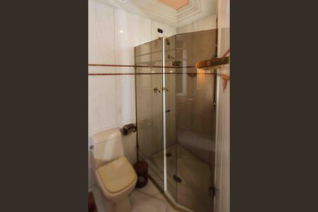 Apartamento à venda com 310m², 3 quartos e 4 vagasBanheiro da Suíte 03