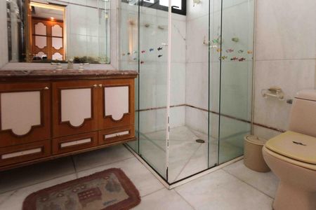 Apartamento à venda com 310m², 3 quartos e 4 vagasBanheiro da Suíte 2