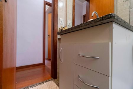 Apartamento à venda com 73m², 3 quartos e 1 vaga Apartamento à venda com 73m², 3 quartos e 1 vagaBanheiro social