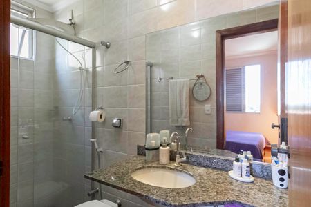 Apartamento à venda com 73m², 3 quartos e 1 vaga Apartamento à venda com 73m², 3 quartos e 1 vagaBanheiro da suíte