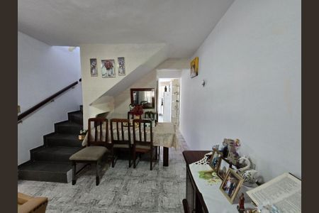 Casa à venda com 6 quartos, 350m² em Jardim Ester Yolanda, São Paulo