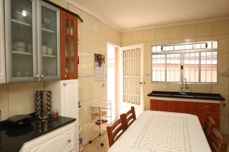 Casa à venda com 175m², 2 quartos e 2 vagasCozinha