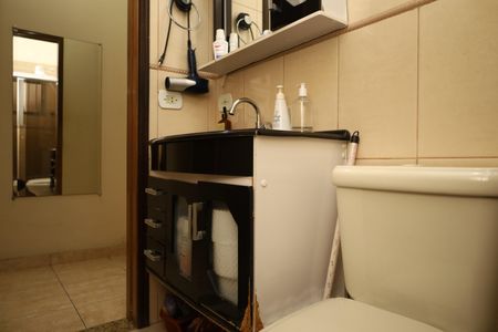 Casa à venda com 175m², 2 quartos e 2 vagasBanheiro