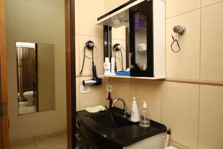 Casa à venda com 175m², 2 quartos e 2 vagasBanheiro