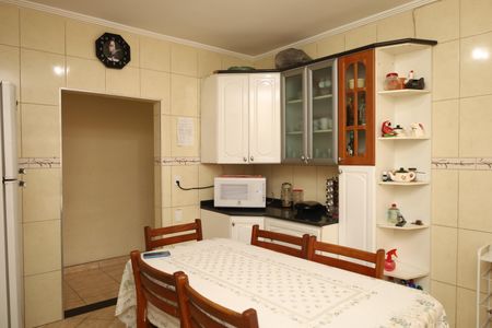 Casa à venda com 175m², 2 quartos e 2 vagasCozinha