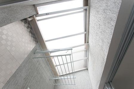 Casa de condomínio à venda com 87m², 3 quartos e 1 vagaÁrea de Serviço