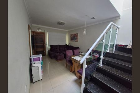 Casa à venda com 90m², 2 quartos e 2 vagasFoto 02