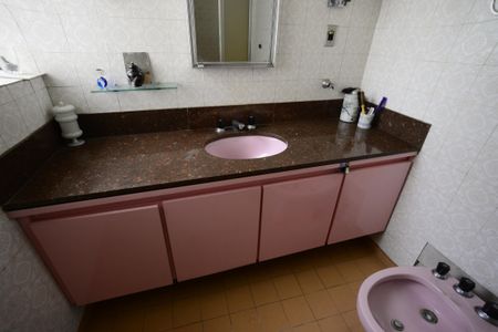 Casa à venda com 320m², 3 quartos e 4 vagasBanheiro Social