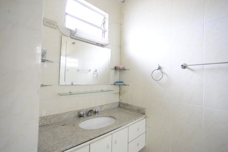 Casa à venda com 320m², 3 quartos e 4 vagasBanheiro da Suíte