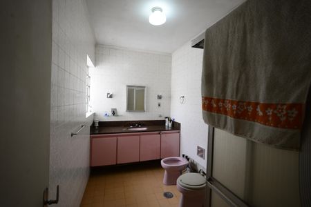 Casa à venda com 320m², 3 quartos e 4 vagasBanheiro Social