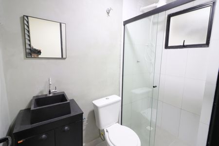 Banheiro de kitnet/studio para alugar com 1 quarto, 21m² em Presidente Altino, Osasco