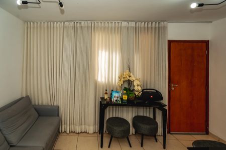 Sala  de apartamento para alugar com 2 quartos, 50m² em Dona Clara, Belo Horizonte