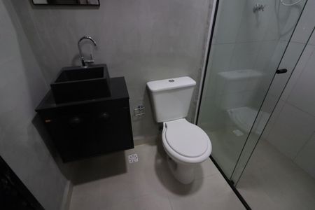 Banheiro de kitnet/studio para alugar com 1 quarto, 21m² em Presidente Altino, Osasco
